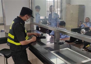 拾金不昧樹(shù)新風(fēng)——宗保公司駐高行市容項目隊員撿到錢(qián)包