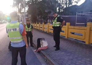 女子痛哭異常欲輕生 隊員細察阻勸避悲劇—宗保隊員救下2名欲輕生