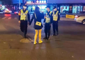 女子行為異常欲輕生 隊員耐心勸阻避悲劇—周浦輔警項目隊員救下一