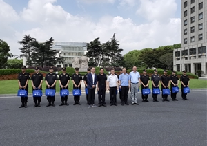 上海市公安局治安總隊、市保安服務(wù)行業(yè)協(xié)會(huì )領(lǐng)導看望慰問(wèn)宗保公司